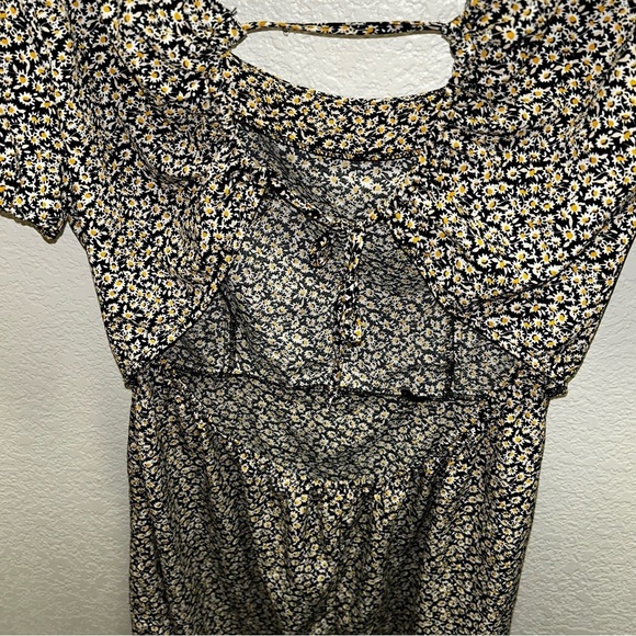 Lily Rose Black and Yellow Fitted Puff Sleeve Mini Dress - Picture 4 of 10